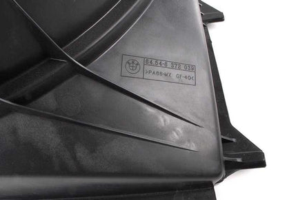 Conducto de admisión OEM 64548363741 para BMW E36. Pieza original BMW, ideal para sistema de ventilación o aire acondicionado. Compatible únicamente con BMW Serie 3 modelo E36. Original BMW.