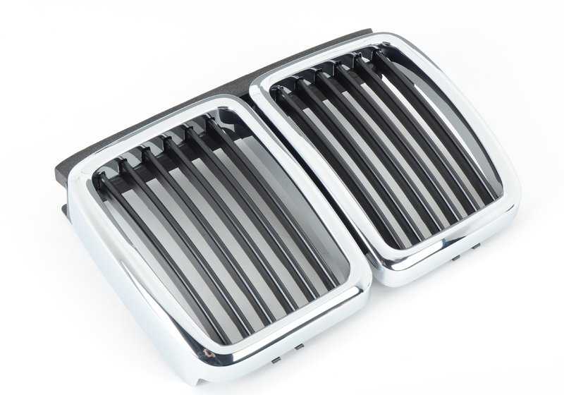 Rejilla decorativa central OEM 51132233001 para BMW E30 M3 (modelos: M31001, M31005, M31007). Compatible con versiones de 1986 a 1990. Original BMW.