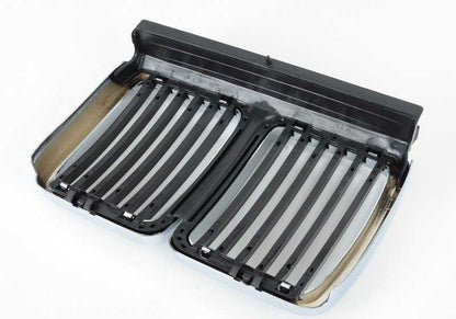 Rejilla decorativa central OEM 51132233001 para BMW E30 M3 (modelos: M31001, M31005, M31007). Compatible con versiones de 1986 a 1990. Original BMW.