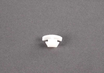 OEM 51238207820 clip for BMW E36 and E66. Original BMW piece used in front hood and interior panels. Ideal for interior and exterior fixings of the vehicle. Original BMW.