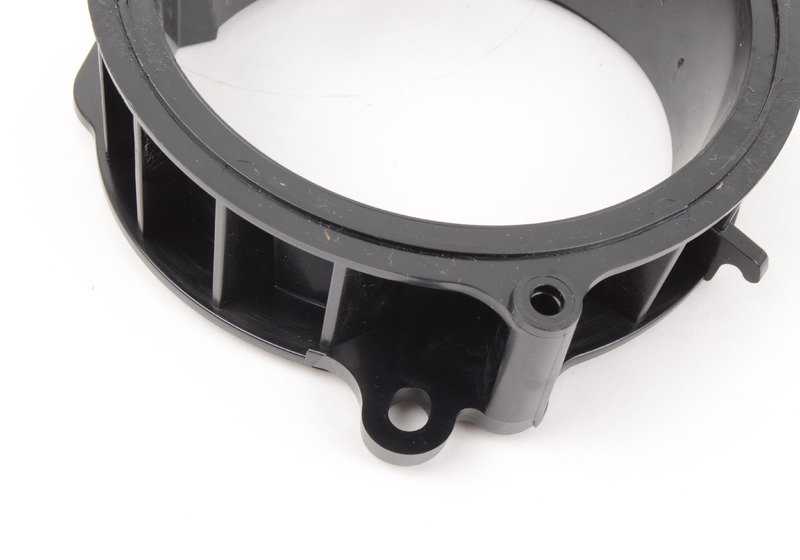 Anillo distanciador de altavoz izquierdo OEM 51417354749 para MINI F56, F56 LCI, F56 BEV, F57, F57 LCI, Cabrio F57 BEV… y más. Original MINI.