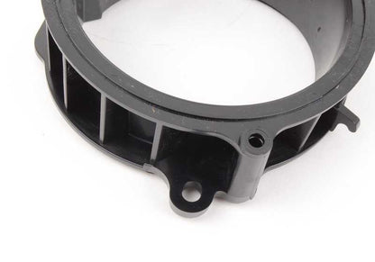 Anillo distanciador de altavoz izquierdo OEM 51417354749 para MINI F56, F56 LCI, F56 BEV, F57, F57 LCI, Cabrio F57 BEV… y más. Original MINI.