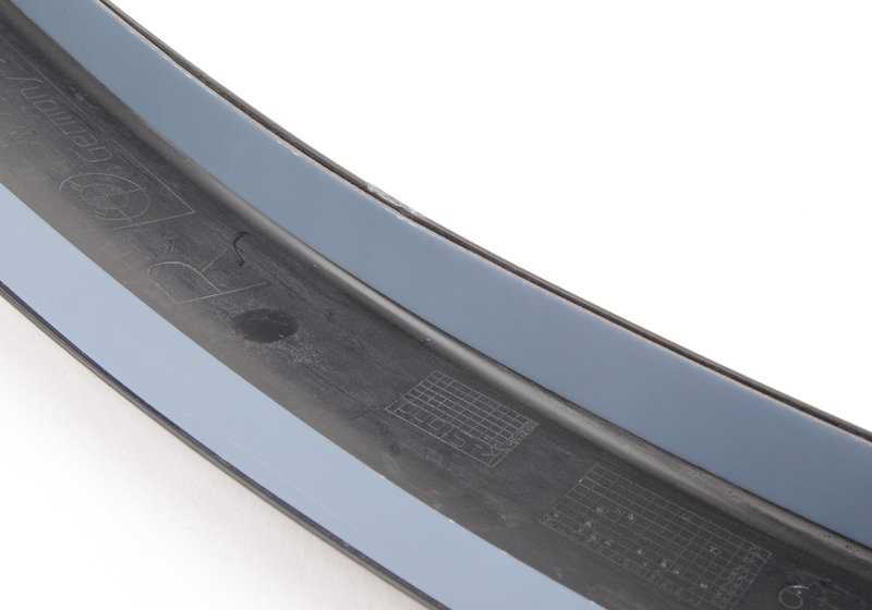 Extensión moldura aleta trasera derecha OEM 51123418114 para BMW X3 E83 (modelos: 1.8d, 2.0d, 2.0i). Compatible con unidades fabricadas entre 2004 y 2010. Original BMW.