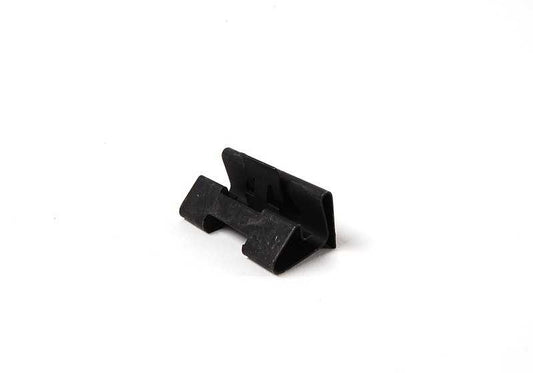 Clip sujeción OEM 51221938297 para BMW E34, E39, E32, E38. Pieza original BMW utilizada en fijación de juntas de puertas y molduras interiores. Ideal para mantener piezas en su lugar con ajuste original.