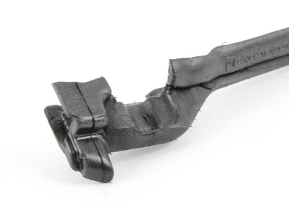 Junta de estanqueidad lateral izquierda OEM 51487301069 para BMW F30, F31, F80. Original BMW.