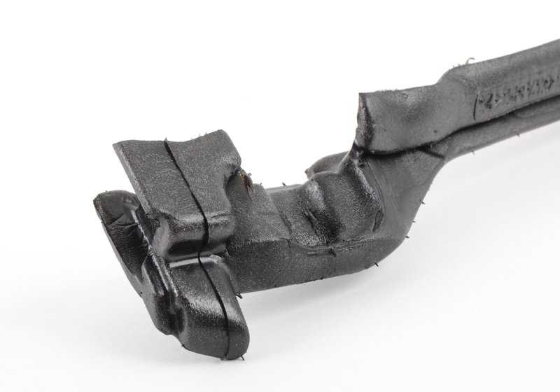 Junta de estanqueidad lateral izquierda OEM 51487301069 para BMW F30, F31, F80. Original BMW.