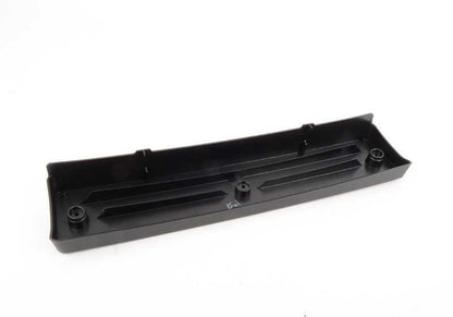 Portamatrículas OEM 51138059853 para BMW X3 F25 y X4 F26. Compatible con versiones sDrive18d, sDrive20i. Original BMW.