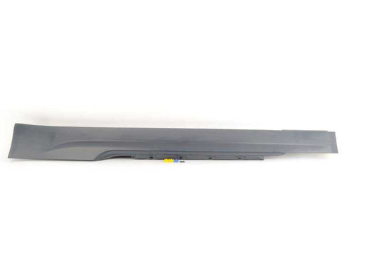 Cubierta lateral izquierda imprimada OEM 51777899545 para BMW E63 y E64 M6. Compatible con modelos de 2005 a 2010. Recambio original BMW.