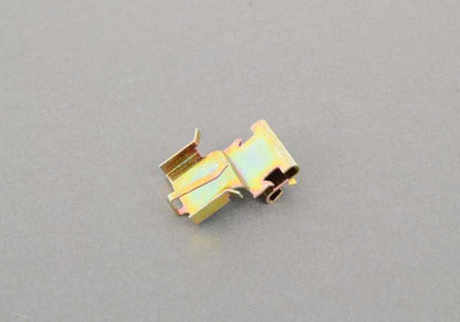 Clip de cierre OEM 51211925899 para BMW E21, E12, E28, E23. Original BMW.