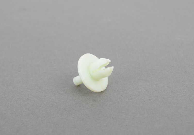 OEM expansor clip 07147213303 for BMW F07, F10, F11, F18, G30, G31, G38, G60, G61, F06, F12, F13, G32, F02, F04, G11, G12, G70, G14, G15, G16, G22, G26, G82, G82, G83, G83, E84. Original BMW.