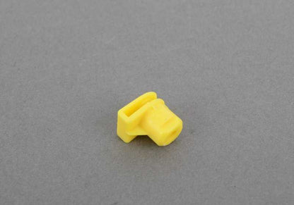 Tuerca de plástico OEM 07147212877 para BMW F07, F10, F11, F06, F12, F13, F01, F02, F04, F15, F85, F16, F86. Original BMW.