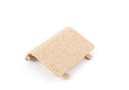 Tapa protectora conector OBD beige OEM 51437147545 para BMW E90, E90N, E91, E91N, E84. Original BMW.