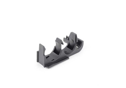 Soporte tubo refrigerante OEM 12527591948 para BMW F87, F30, F34, F32, F33, F10, F11, F01, F02, E84, F25. Original BMW.
