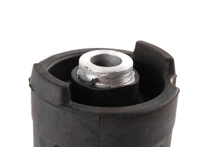 Silentblock Hinterradaufhängung OEM 33311130487 für BMW E28 518, 518i, 520i. Original BMW.