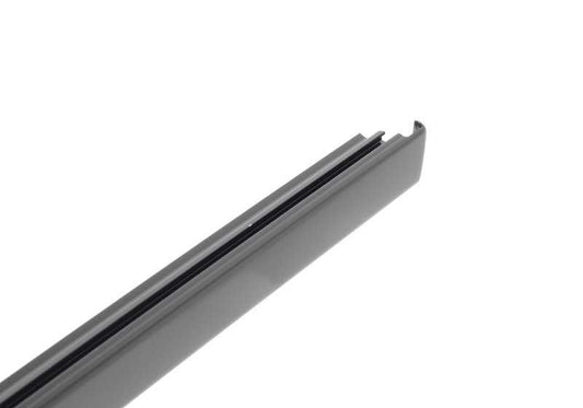 Embellecedor marco ventanilla puerta delantera izquierda OEM 51317220513 para BMW F25. Original BMW.