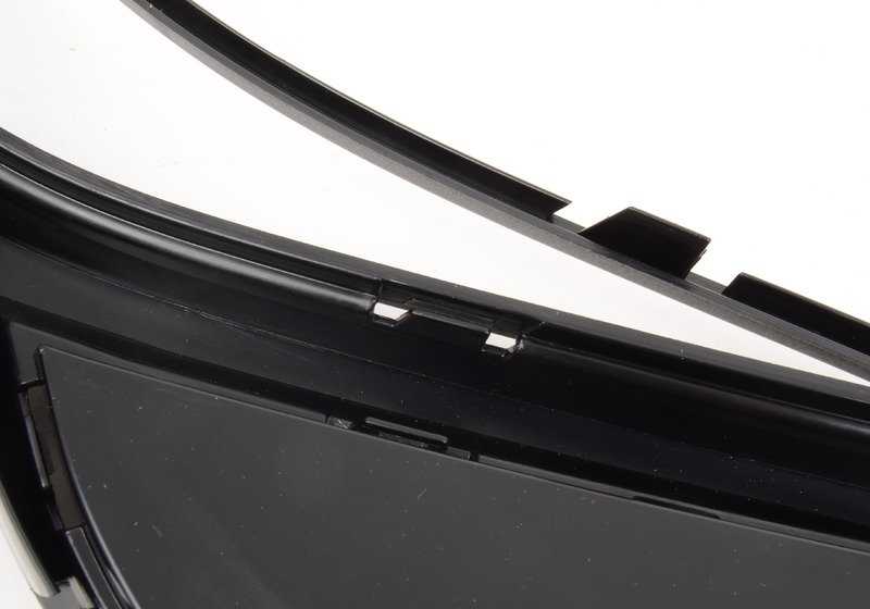 Partially open right grille for BMW 4 Series F32, F33, F36 (OEM 51117294832). Original BMW.