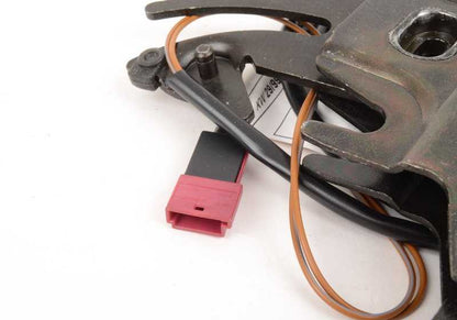 Cierre derecho OEM 51258162000 para BMW E36 {318i, 318is, 320i} con cambio manual y automático. Compatible con versiones con tracción trasera. Original BMW.