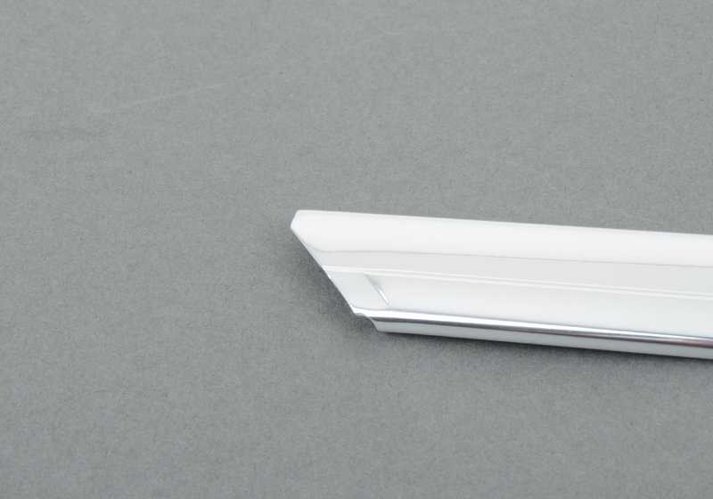 Moldura marco de ventana izquierda OEM 51321834597 para BMW E21. Original BMW.