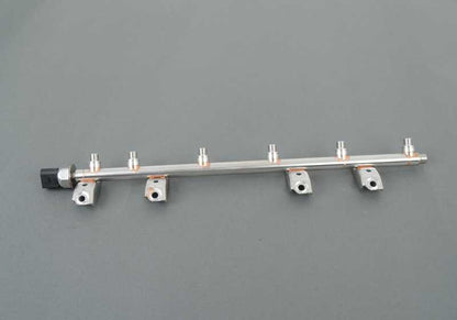 Rampa de inyección (rail de alta presión) OEM 13537575480 para BMW E90, E91, E92, E93, E60, E61, F01, F02, E71, E89 con motor N54. Original BMW.