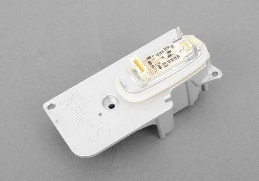 Módulo LED intermitente izquierdo OEM 63117339055 para BMW F01, F02. Compatible con versiones 730d, 730i, 740d, 740i, 750d xDrive. Pieza original BMW para faro LED.