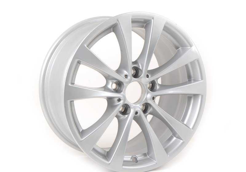 Llanta de aleación original BMW V-Spoke 395 17" OEM 36116796245 para BMW F30, F31, F32, F33, F36. Acabado en plata reflex. Compatible con modelos 316d y más. Original BMW.