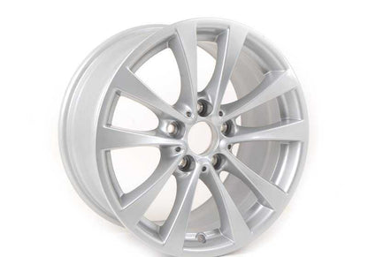 Llanta de aleación original BMW V-Spoke 395 17" OEM 36116796245 para BMW F30, F31, F32, F33, F36. Acabado en plata reflex. Compatible con modelos 316d y más. Original BMW.