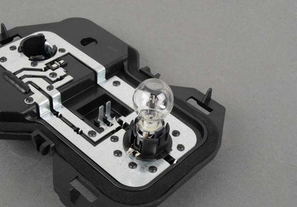 Portabombillas trasero lateral OEM 63217390231 para BMW F26 (X4). Pieza original BMW.