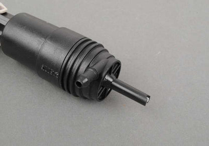 Bomba de agua para limpiaparabrisas OEM 61661370033 para BMW E24 (todas las versiones 628CSi y 633CSi) y BMW E23 (733i). Original BMW.