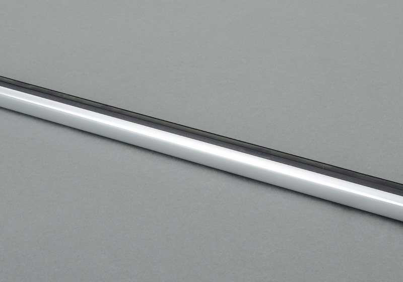 Cubierta exterior del marco de la puerta delantera izquierda para BMW F48, F49 (OEM 51337352441). Original BMW
