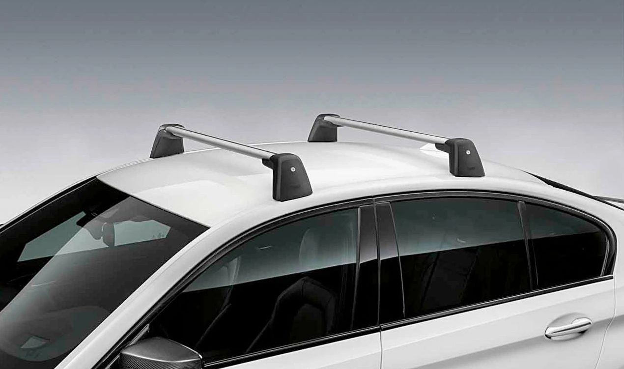 Barres de toit d'origine OEM 82712360951 pour BMW 5 Série {G30, G30N, F90, F90N}. Idéal pour assembler un support, des porte-voiture, des vélos, etc. BMW d'origine.