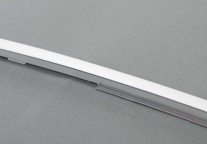 Embellecedor marco superior ventana puerta trasera derecha OEM 51357182300 para BMW F10. Original BMW.