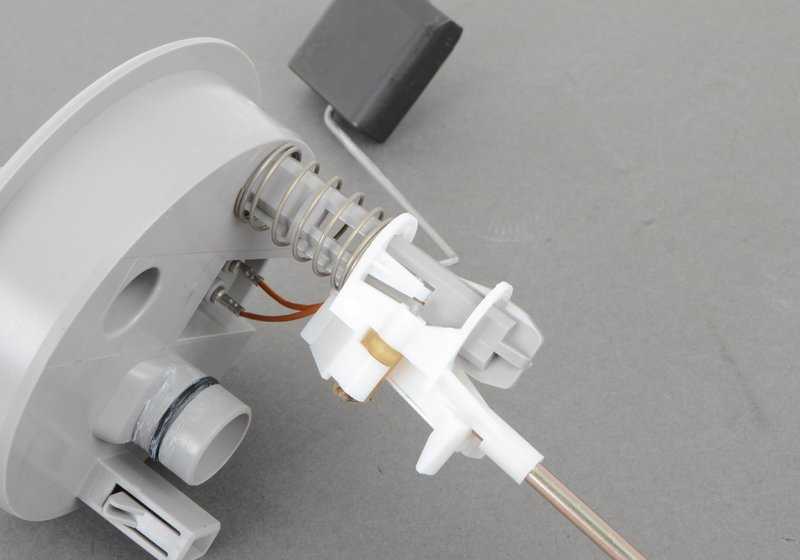 Sensor de nivel de combustible izquierdo OEM 16146758734 para BMW E36. Original BMW.