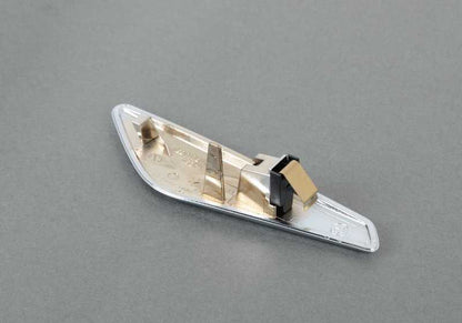 Paramento pared lateral delantero derecho OEM 51117338570 para BMW X3 F25, X4 F26. Original BMW.