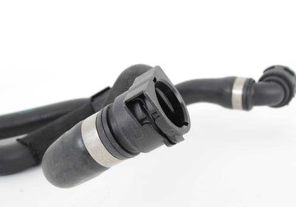 Manguera de refrigerante OEM 17127596839 para BMW F20, F21, F22, F23, F30, F31, F34, F35, F32, F33, F36. Compatible con todos los motores indicados. Recambio original BMW.