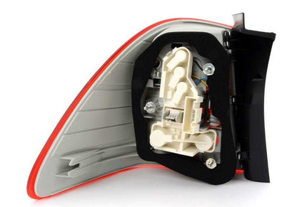 Piloto trasero derecho (en aleta) OEM 63217289436 para BMW E91. Original BMW.
