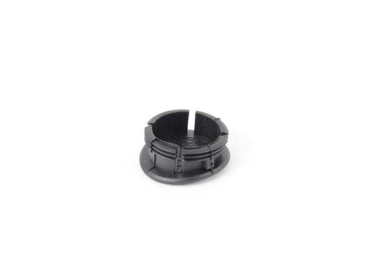Tapón cubre agujero derecho OEM 51417142058 para BMW E63 y E64 (630i con motor N52K y N53). Compatible con versiones automáticas y manuales. Original BMW.