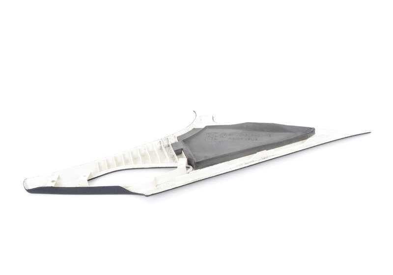 Tapa Pilar Trasero Derecho OEM 51437006856 para BMW E39 (Sedán y Touring). Original BMW.