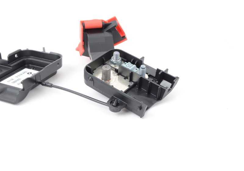Soporte conector B+ vano motor OEM 61149214243 para BMW F07, F07N, F10, F10N, F11, F11N, F18, F18N, F06, F06N, F12, F12N, F13, F13N, F01N, F02N. Original BMW.
