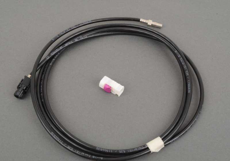 Cable HSD OEM 61119244251 para BMW X5 E70 (modelos: MGY01, ZW41, ZW42, ZV41, ZV42, ZW61, ZW62, GY21, ZV81, ZV82). Longitud 2420 mm. Original BMW.