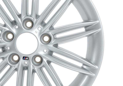 Llantas de aleación OEM 36118036937 diseño M Doble Radio 207 17" para BMW E81, E82, E87, E88. Plata, original BMW. Compatibles con modelos 116d, 116i. Incluye tapa central y tornillos.