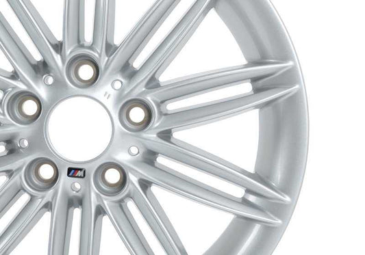 Llantas de aleación OEM 36118036937 diseño M Doble Radio 207 17" para BMW E81, E82, E87, E88. Plata, original BMW. Compatibles con modelos 116d, 116i. Incluye tapa central y tornillos.