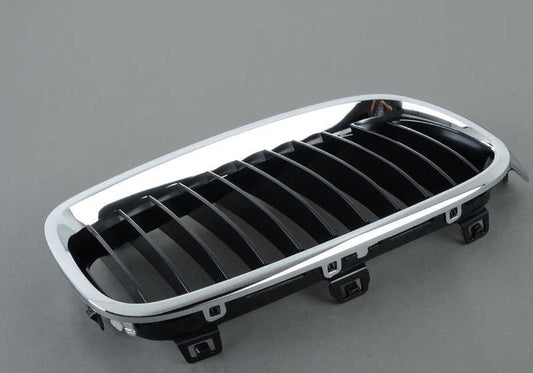 Grille décorative avant droit 51137255412 pour BMW F30, F30N, F31, F31N, F35, F35N. BMW d'origine.