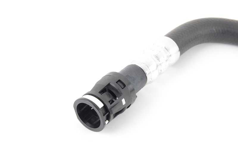 Tubería de retorno del radiador OEM 32413415038 para BMW E83. Original BMW.