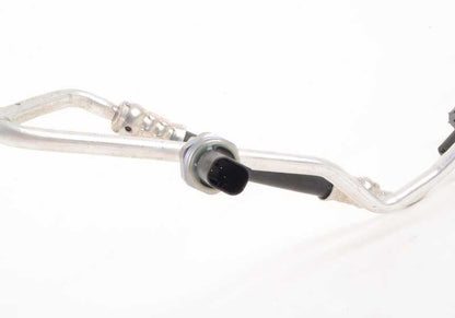 Tubería de alta presión del condensador a la válvula de expansión OEM 64539228234 para BMW F25, F26. Original BMW.