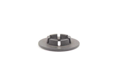 Fixation OEM Roseta 54318169849 pour BMW E36 (3e). Pièce BMW originale. Idéal pour les systèmes de capot manuels ou semi-automatiques et les pièces du toit rigide.
