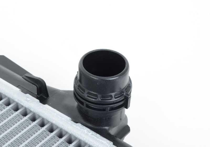 Radiador de refrigeración OEM 17113400013 para BMW E83 (X3). Original BMW.