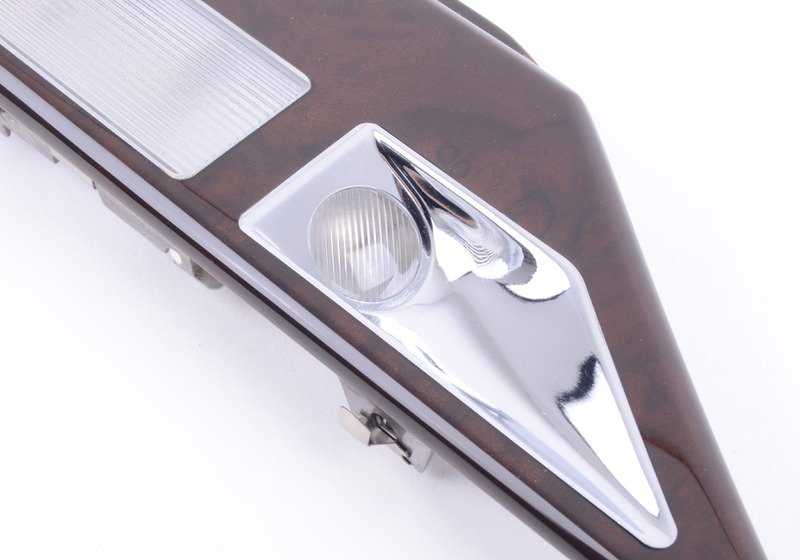 Luz de lectura interior trasera derecha con acabado en madera OEM 63318352608 para BMW E38. Original BMW.