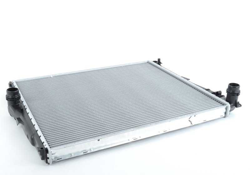 Radiador de refrigeración OEM 17113400013 para BMW E83 (X3). Original BMW.