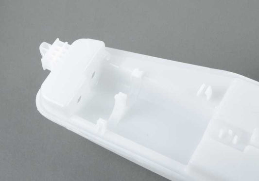 Depósito de agua para limpiaparabrisas OEM 61667255827 para BMW F25. Recambio original BMW.