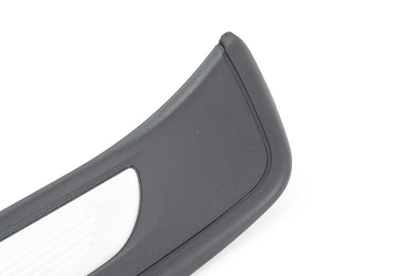 Embellecedor entrada puerta delantera derecha OEM 51477907154 para BMW E90. Original BMW.